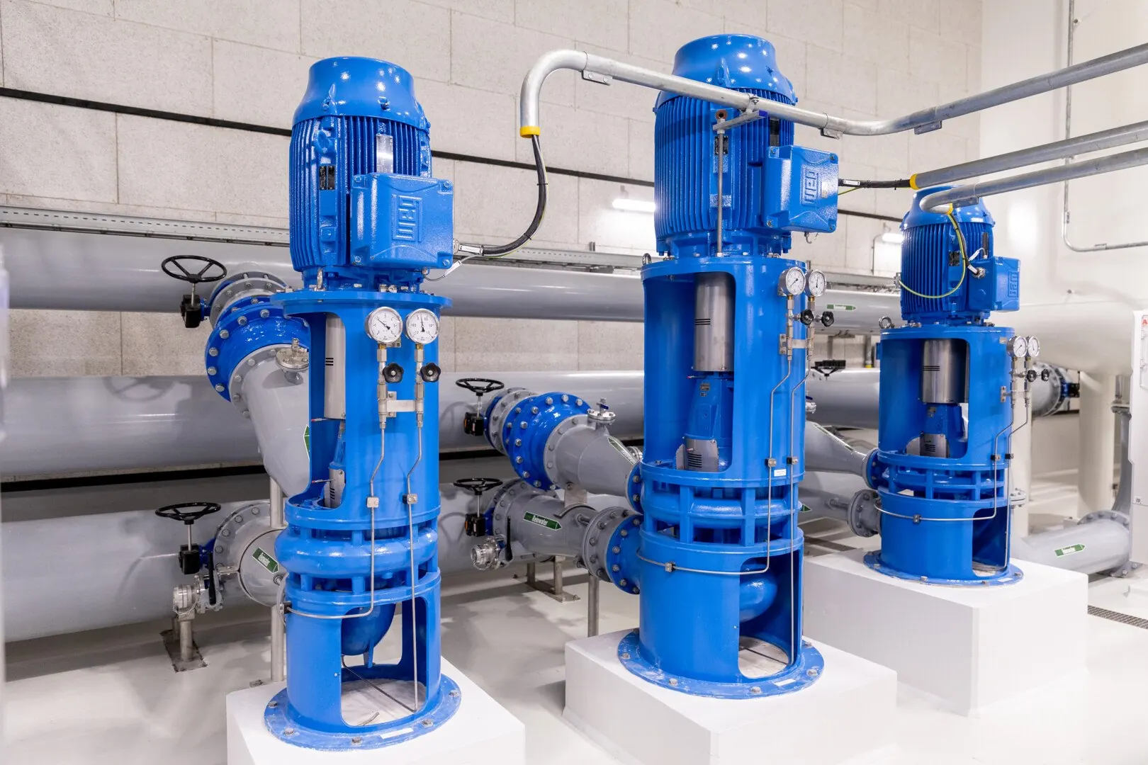 Vertikalpumpen in einem Pumpwerk der Wasserversorgung